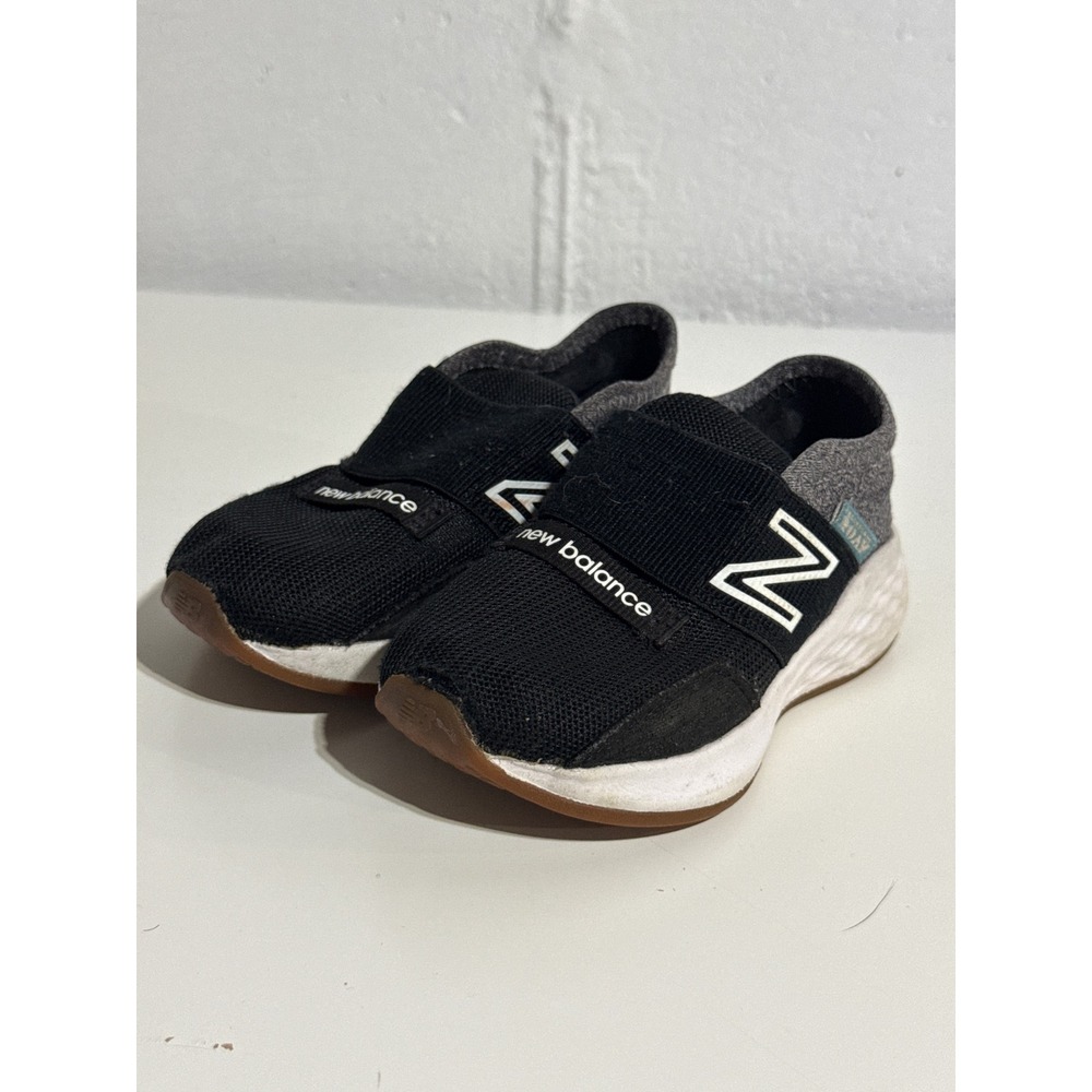 New Balance Kids Roav v1 Fresh Foam Sneakers Size 6 Black Grey Mesh Slip On Shoe
